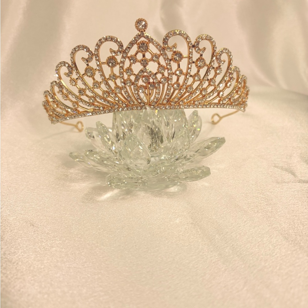 Elegant Gold Tiara